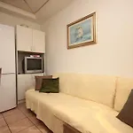 648a *