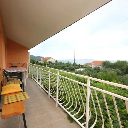 648a Apartment *
