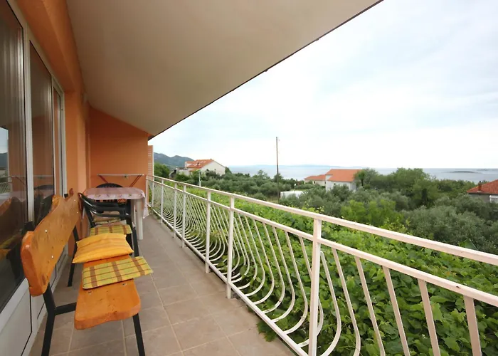 648a Apartment *